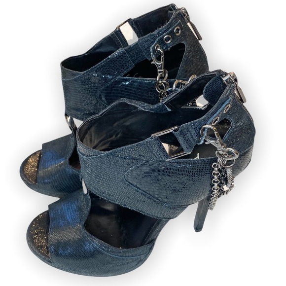 ALDO Black Chained Pumps - Picture 2 of 16